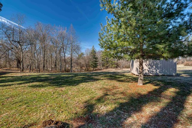 2233 Folsomville Road, Boonville, IN 47601