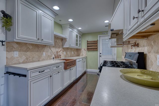 2233 Folsomville Road, Boonville, IN 47601