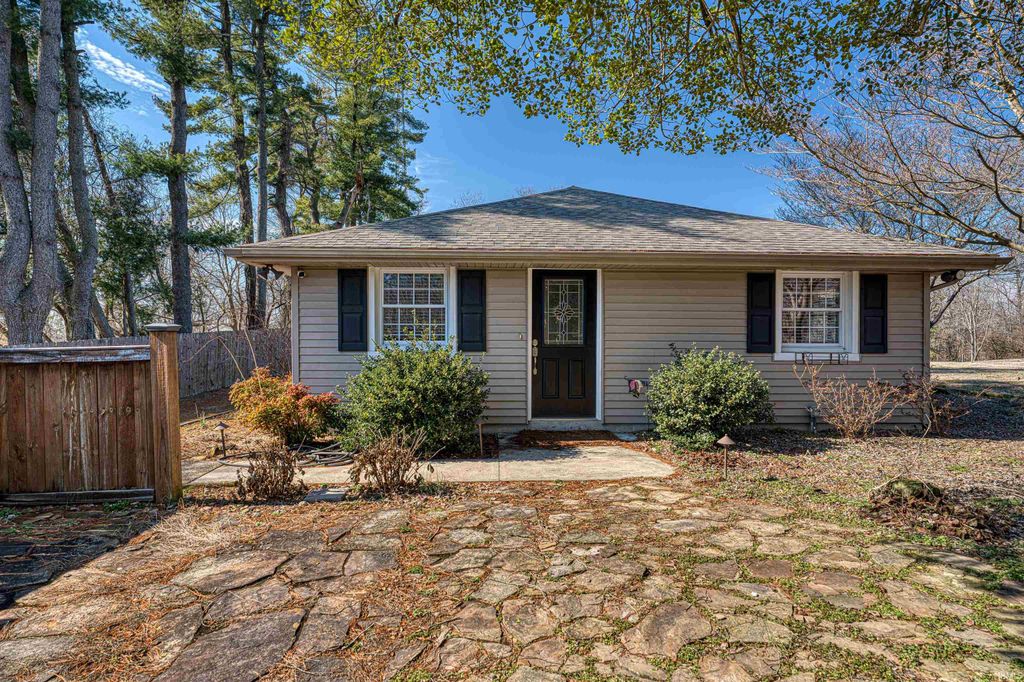 2233 Folsomville Road, Boonville, IN 47601