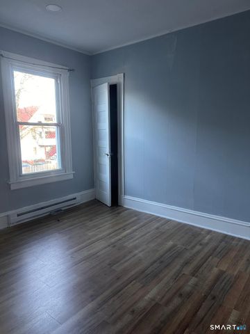 20 Myrtle Avenue, Naugatuck, CT 06770