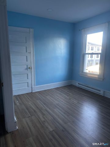 20 Myrtle Avenue, Naugatuck, CT 06770