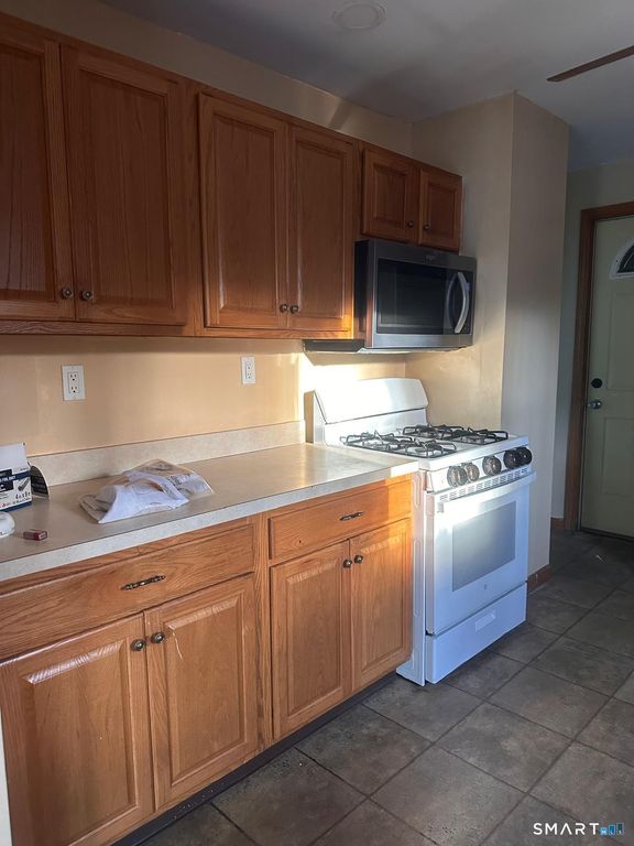 20 Myrtle Avenue, Naugatuck, CT 06770