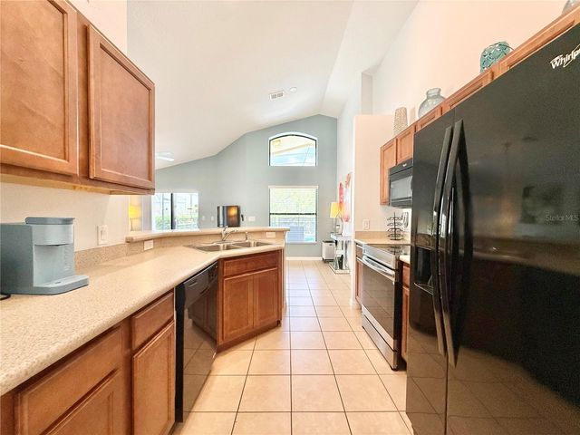 2136 VICTORIA DRIVE, Davenport, FL 33837