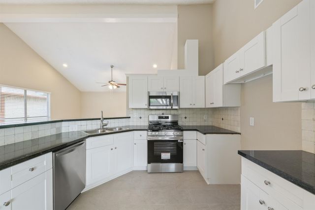 1911 Highcrest Drive, Missouri City, TX 77489