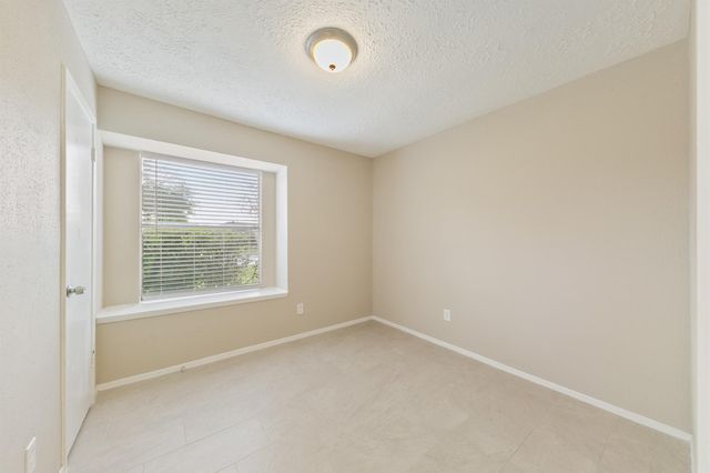 1911 Highcrest Drive, Missouri City, TX 77489