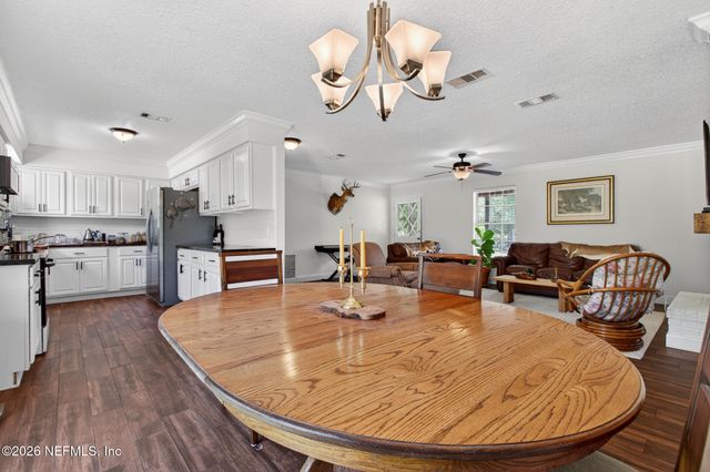 7392 S YELLOW PINE Circle, Glen St. Mary, FL 32040