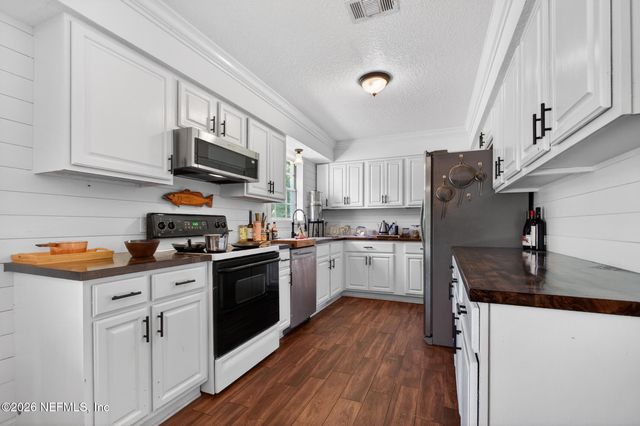 7392 S YELLOW PINE Circle, Glen St. Mary, FL 32040