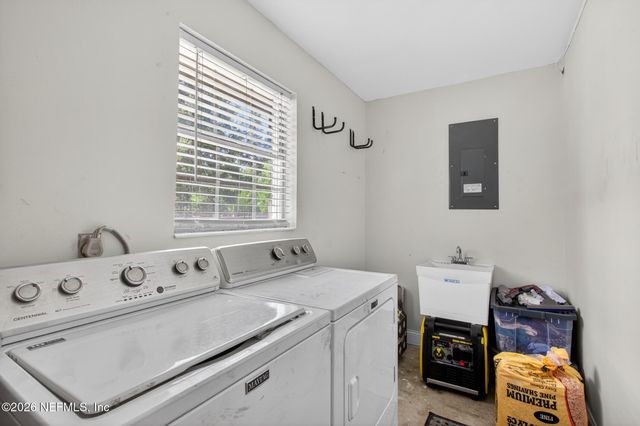 7392 S YELLOW PINE Circle, Glen St. Mary, FL 32040