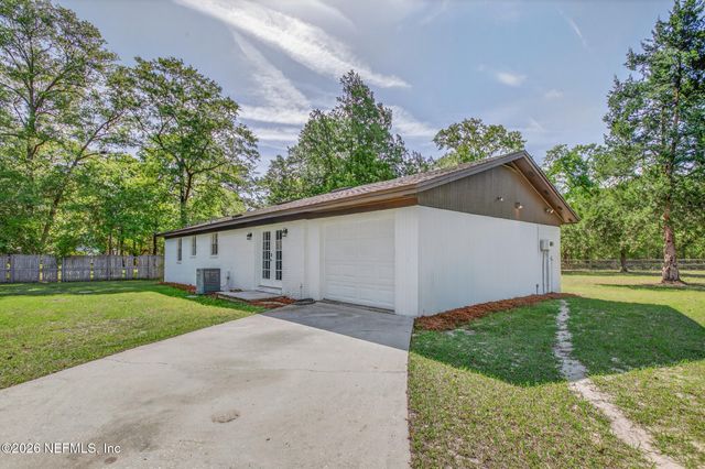 7392 S YELLOW PINE Circle, Glen St. Mary, FL 32040