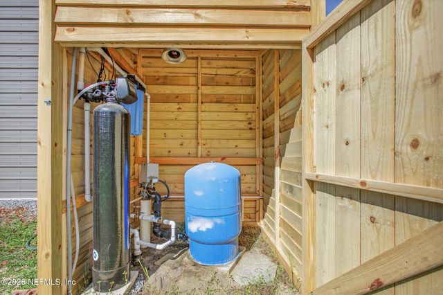 7392 S YELLOW PINE Circle, Glen St. Mary, FL 32040