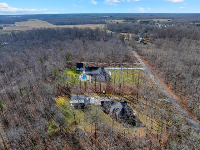 1728 Sears Roebuck Rd, Tullahoma, TN 37388