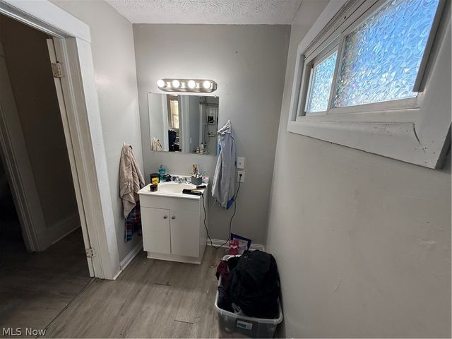 1226 Shriver Avenue NE, Canton, OH 44705