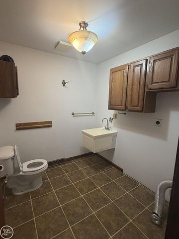 4063 N River Road, Fort Gratiot, MI 48059