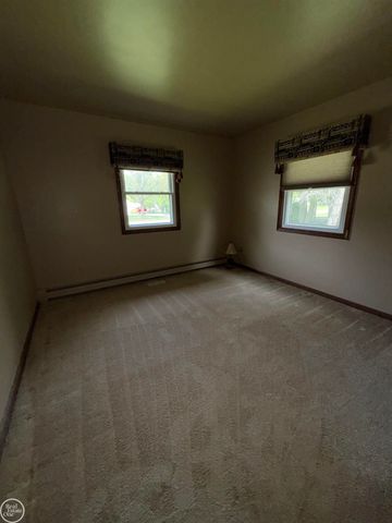 4063 N River Road, Fort Gratiot, MI 48059