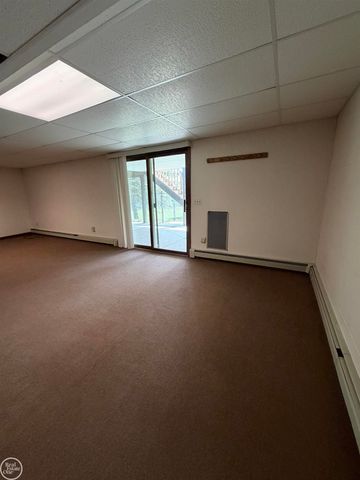 4063 N River Road, Fort Gratiot, MI 48059