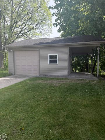 4063 N River Road, Fort Gratiot, MI 48059
