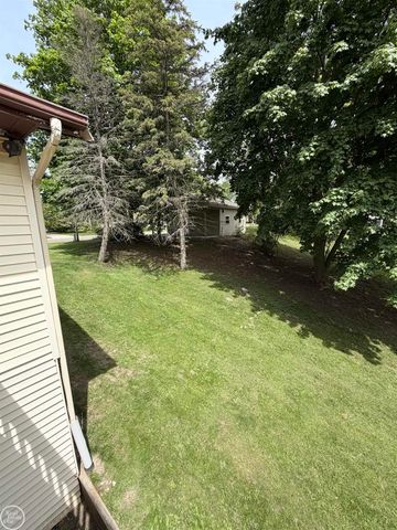 4063 N River Road, Fort Gratiot, MI 48059