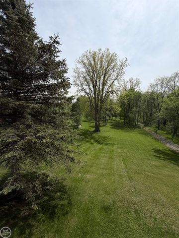 4063 N River Road, Fort Gratiot, MI 48059