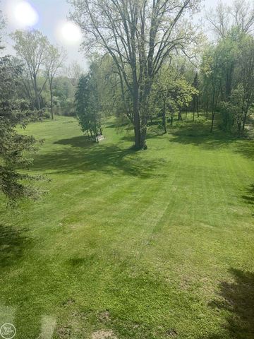 4063 N River Road, Fort Gratiot, MI 48059