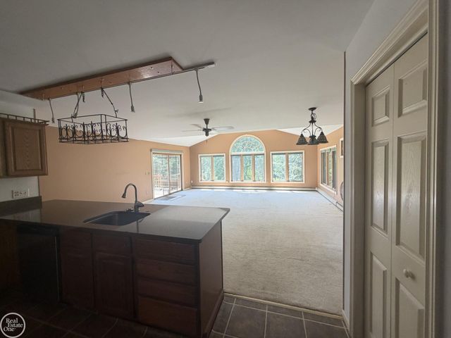 4063 N River Road, Fort Gratiot, MI 48059