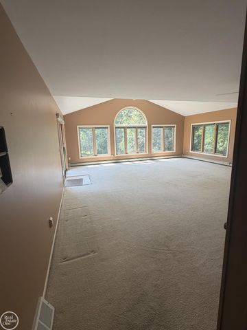 4063 N River Road, Fort Gratiot, MI 48059
