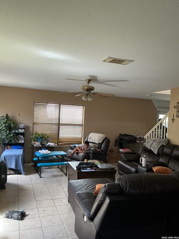9939 Kelton Dr, San Antonio, TX 78250