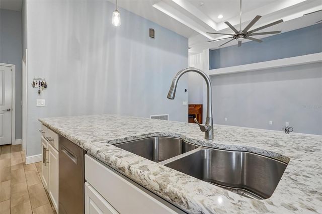 10339 ADDISON SHORE WAY, Oxford, FL 34484