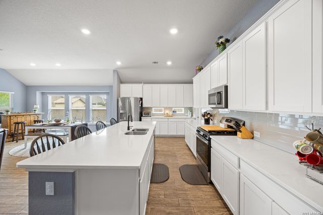 8734 Hideout Bend, San Antonio, TX 78254