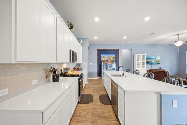 8734 Hideout Bend, San Antonio, TX 78254