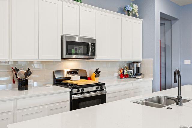 8734 Hideout Bend, San Antonio, TX 78254