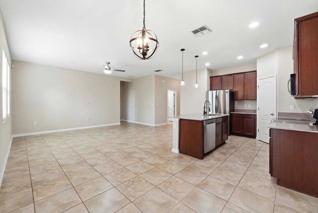 215 LAKESHORE DRIVE, Davenport, FL 33837