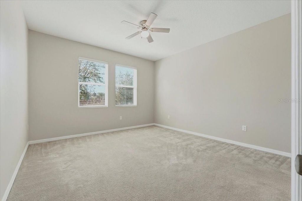 Image 14 of property listing at 215 LAKESHORE DRIVE, Davenport, FL 33837