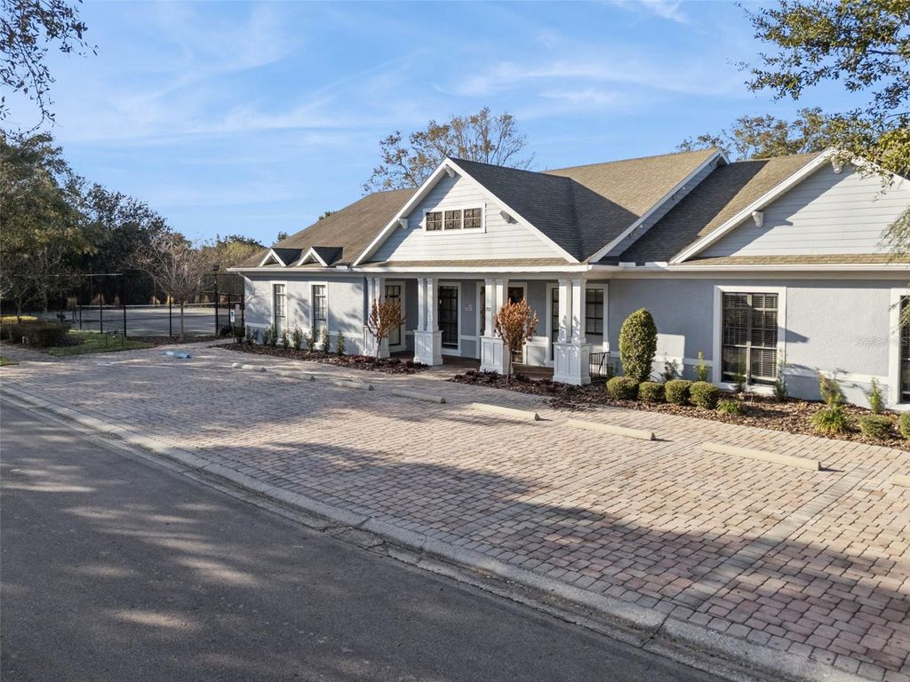 Image 37 of property listing at 215 LAKESHORE DRIVE, Davenport, FL 33837