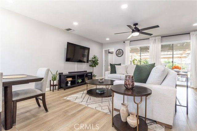 10145 Noble, San Fernando, CA 91345