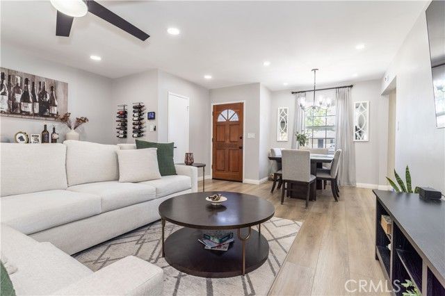 10145 Noble, San Fernando, CA 91345