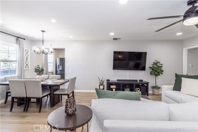 10145 Noble, San Fernando, CA 91345