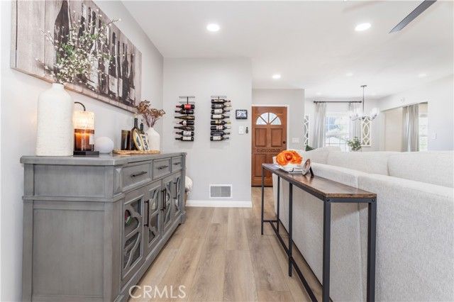 10145 Noble, San Fernando, CA 91345