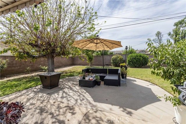 10145 Noble, San Fernando, CA 91345