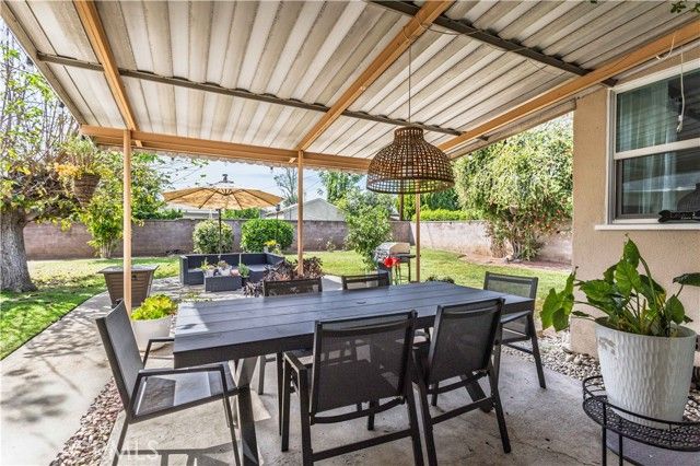 10145 Noble, San Fernando, CA 91345