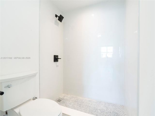 300 Bayview Dr 2115, Sunny Isles Beach, FL 33160