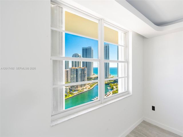 300 Bayview Dr 2115, Sunny Isles Beach, FL 33160
