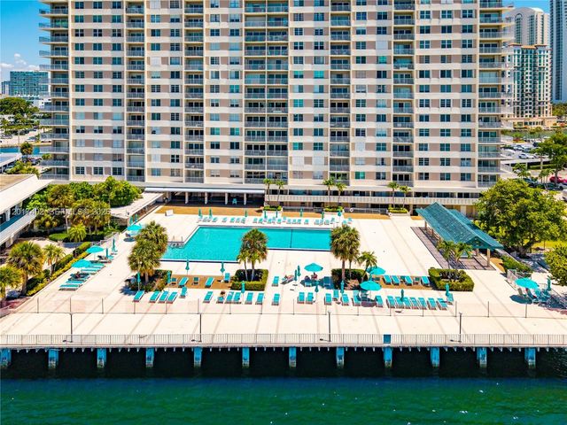 300 Bayview Dr 2115, Sunny Isles Beach, FL 33160