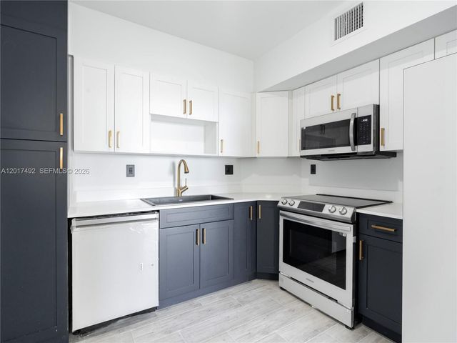 300 Bayview Dr 2115, Sunny Isles Beach, FL 33160