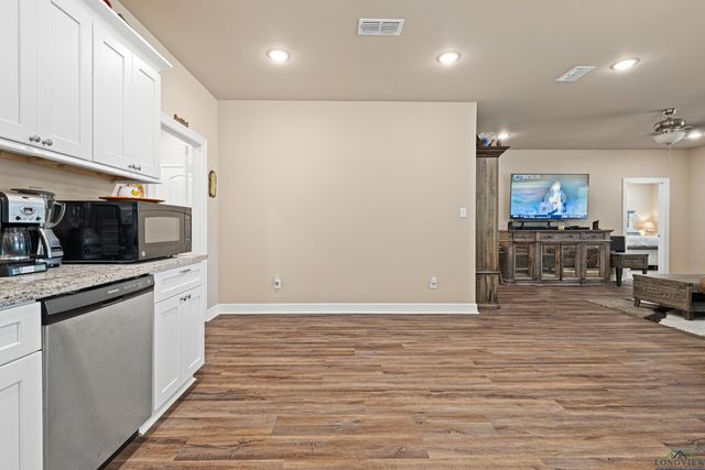 1481 W Gay Ave., Gladewater, TX 75647