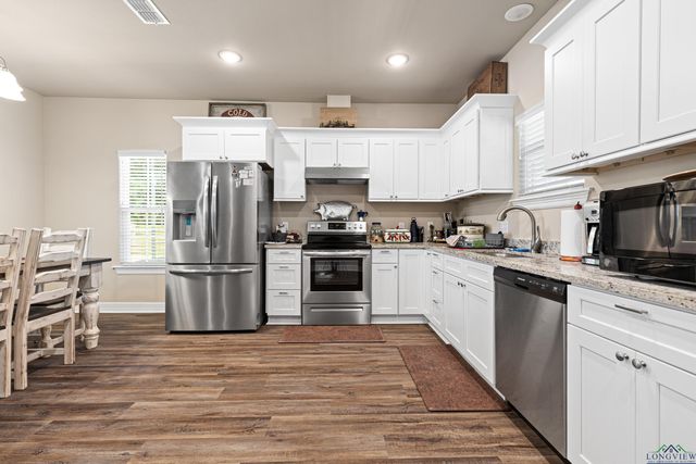 1481 W Gay Ave., Gladewater, TX 75647