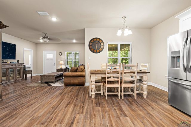 1481 W Gay Ave., Gladewater, TX 75647