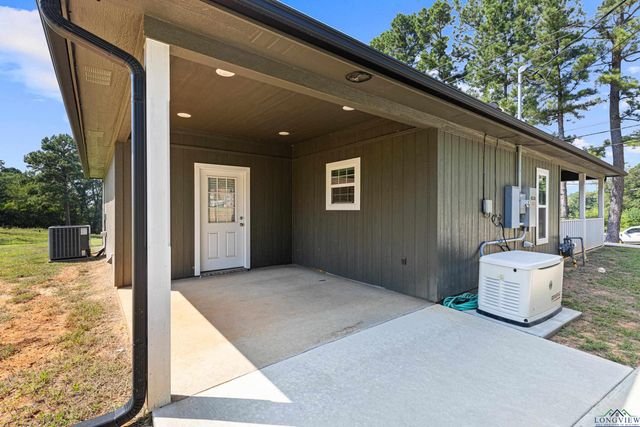 1481 W Gay Ave., Gladewater, TX 75647