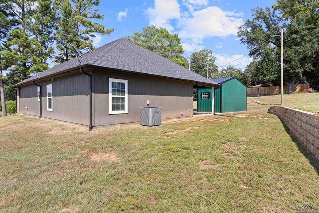 1481 W Gay Ave., Gladewater, TX 75647