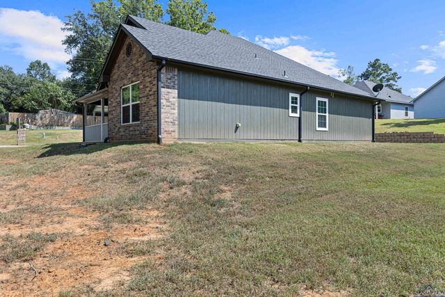1481 W Gay Ave., Gladewater, TX 75647