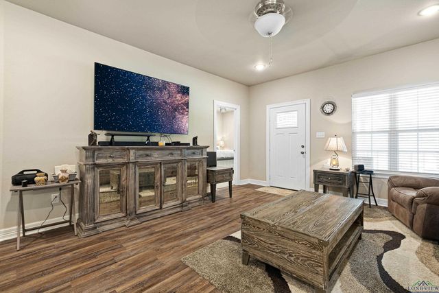 1481 W Gay Ave., Gladewater, TX 75647